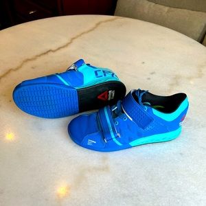 EUC Reebok CrossFit Lifters 🎁